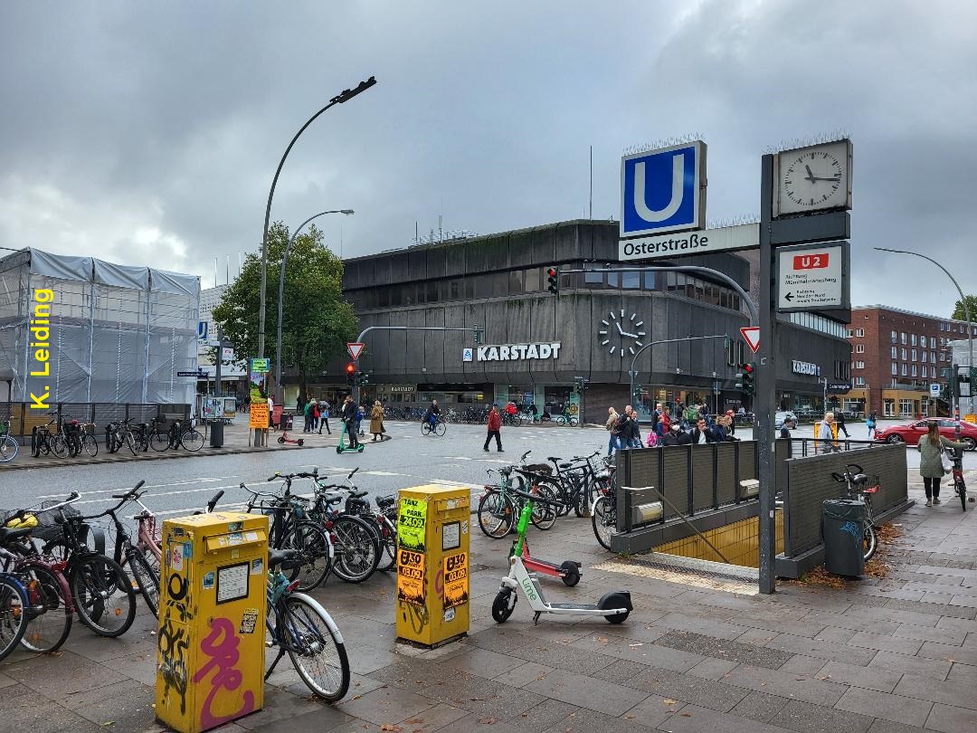 Kaufhaus KARSTADT in Hamburg-Eimsbüttel.