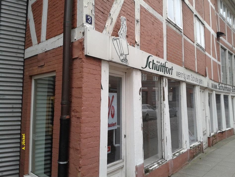 Leerstehender Laden Schüttfort, früher Petrowitz - 1.