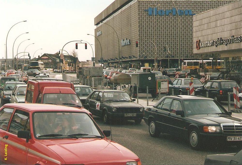 Glockengießerwall Blickrichtung Süden 1991. Glockengießerwall Blickrichtung Süden 1991.