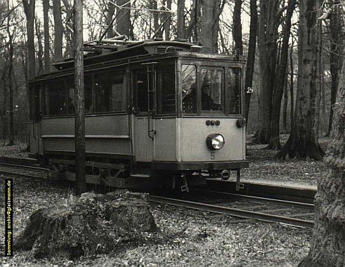 Wagen K 5 der Walddrfer - Straenbahn im Wohldorfer Wald.