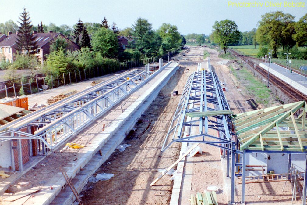 Blick ber alle drei Bahnsteige.