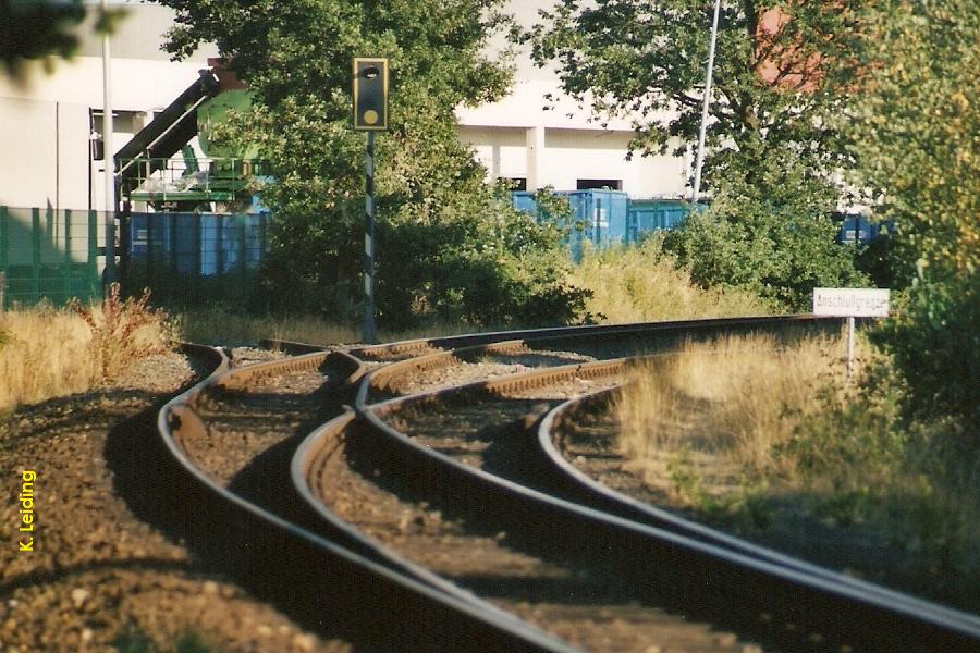 Das linksstehende Blinklichtberwachungssignal.