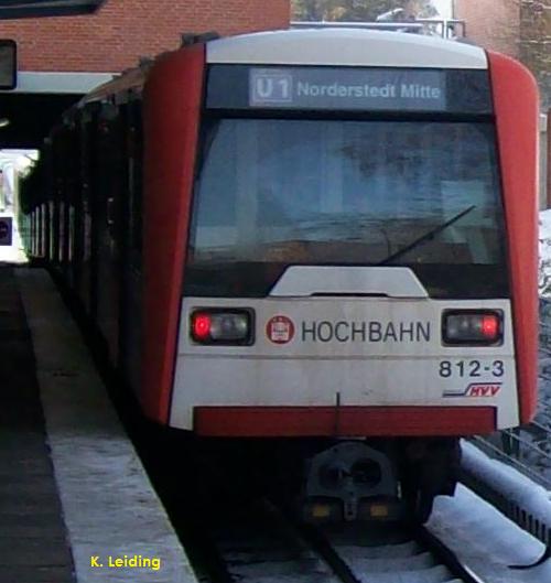Am Bahnsteig in Ochsenzoll.