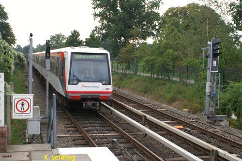  DT 4 nach Norderstedt Mitte in Richtweg.