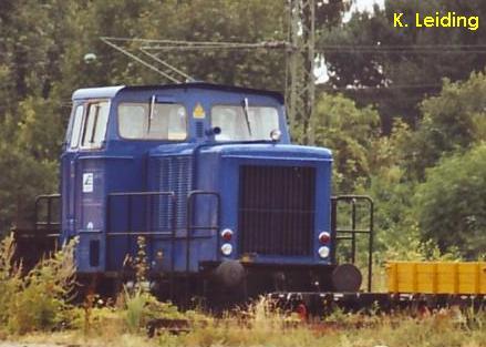 Blaue Baulok im Abstellgleis