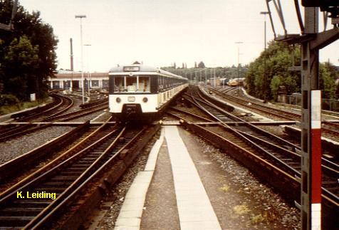 Blick vom Bahnsteig Ohlsdorf der S - Bahn 1982.