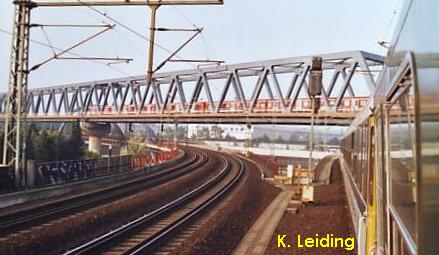 S - Bahn auf der Oberhafenbrcke.