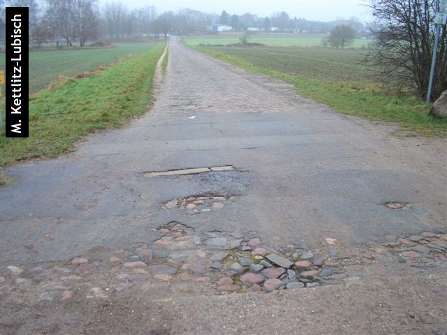 Blick von der Straße Brumhagen zur Buchholzer Straße nach Süden.