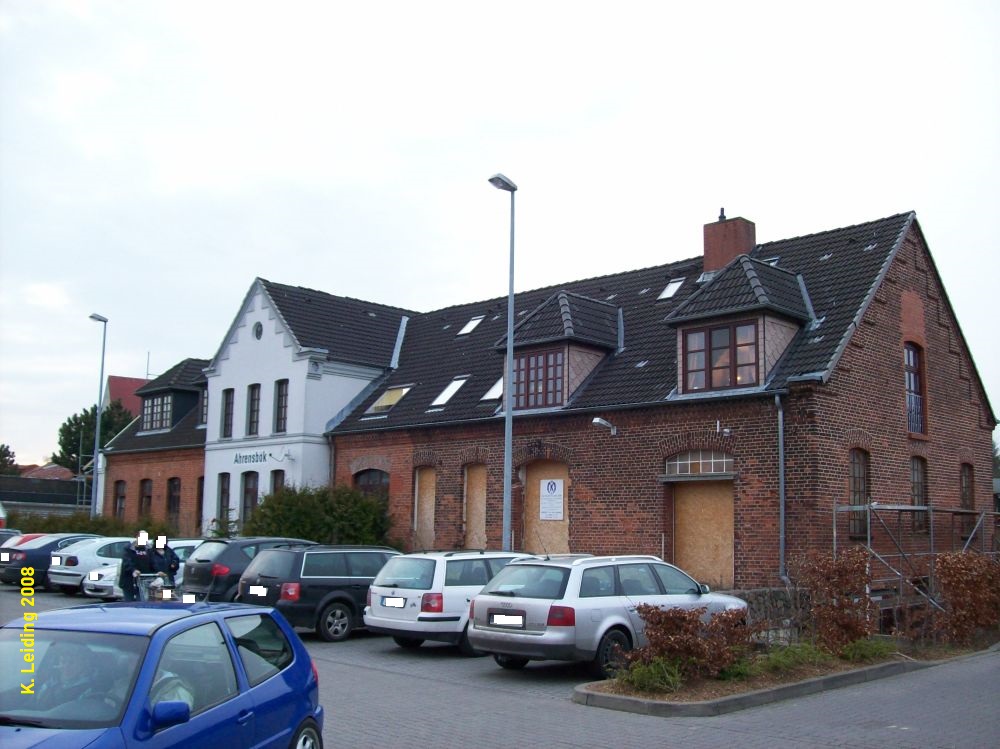 Empfangsgebäude von *Ahrensbök 2008.