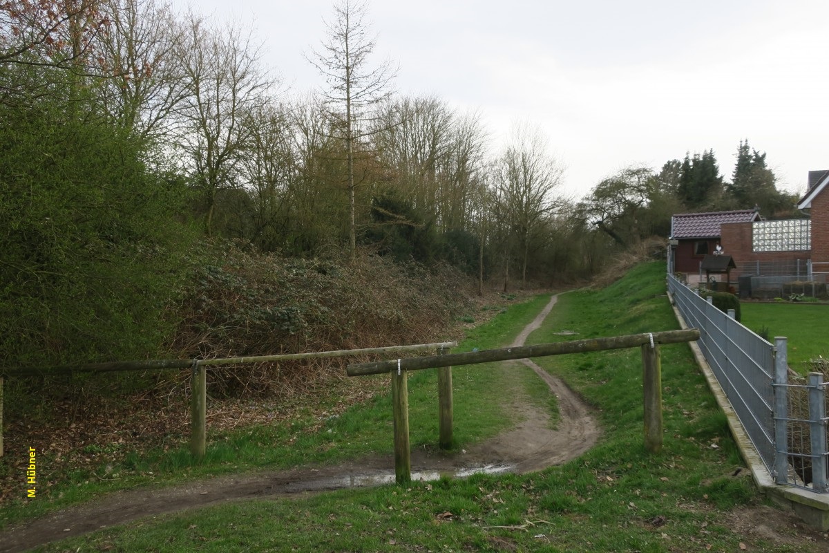 Ehemalige Trasse als Fußweg.