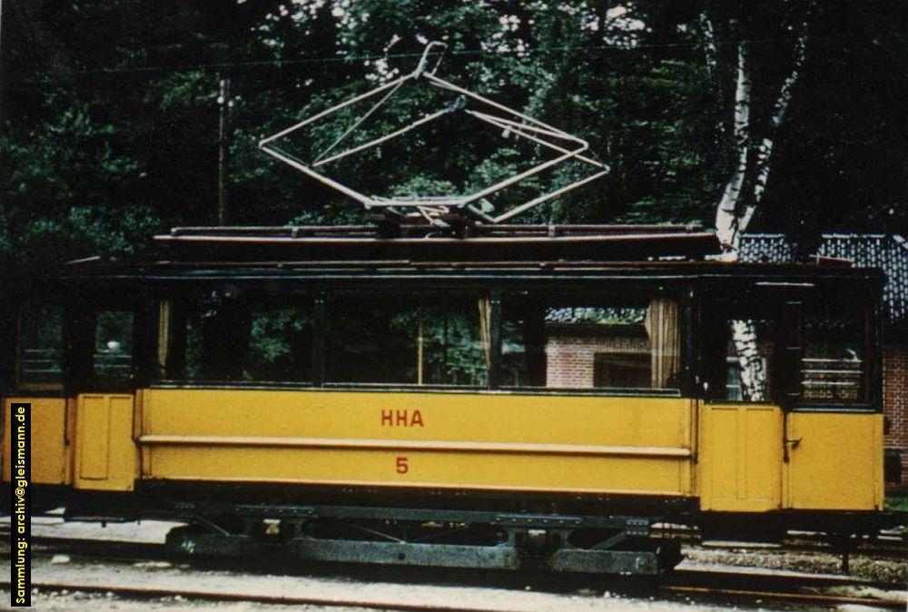 Triebwagen 5 in *Wohldorf.