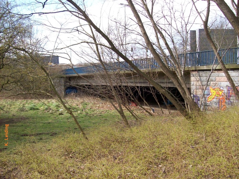 Brücke über die geplante Stadtautobahn Ost.