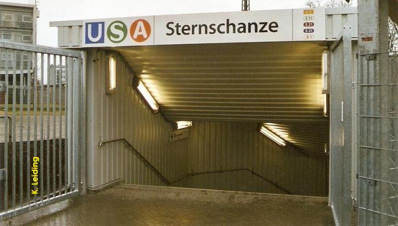 Am Bahnhof Sternschanze.