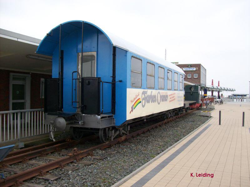 Schmalspur - Personenwagen in Harlesiel.