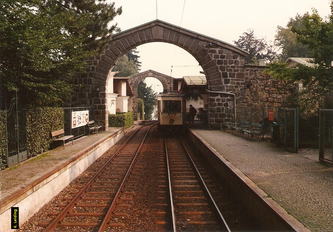 Bergbahnhof mit Wagen XVI.