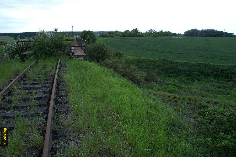 Hier berbrckt die Strecke nach Diesdorf die Strecken nach Oebisfelde und Calbe.