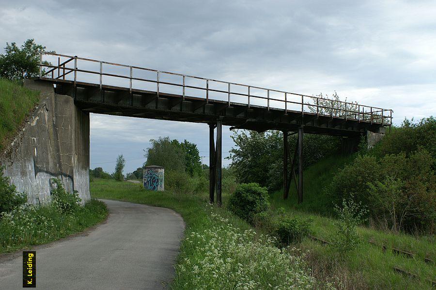 Hier unterfhrt die Strecke nach Oebisfelde die Strecke nach Diesdorf.