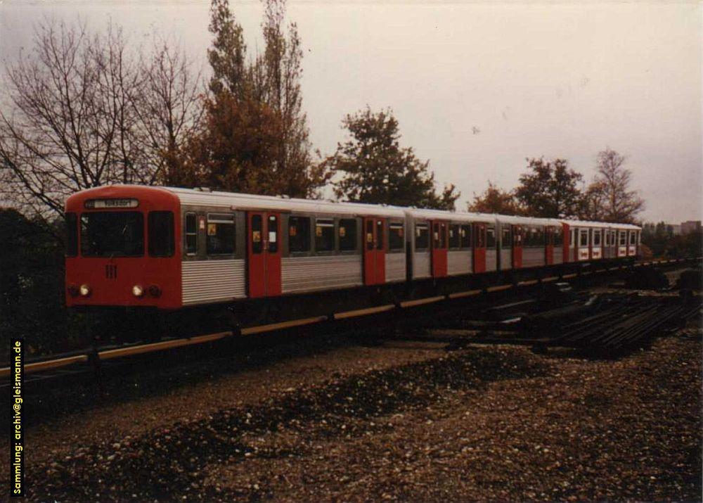 Ein gemischter Zug aus DT 3 und DT 1.