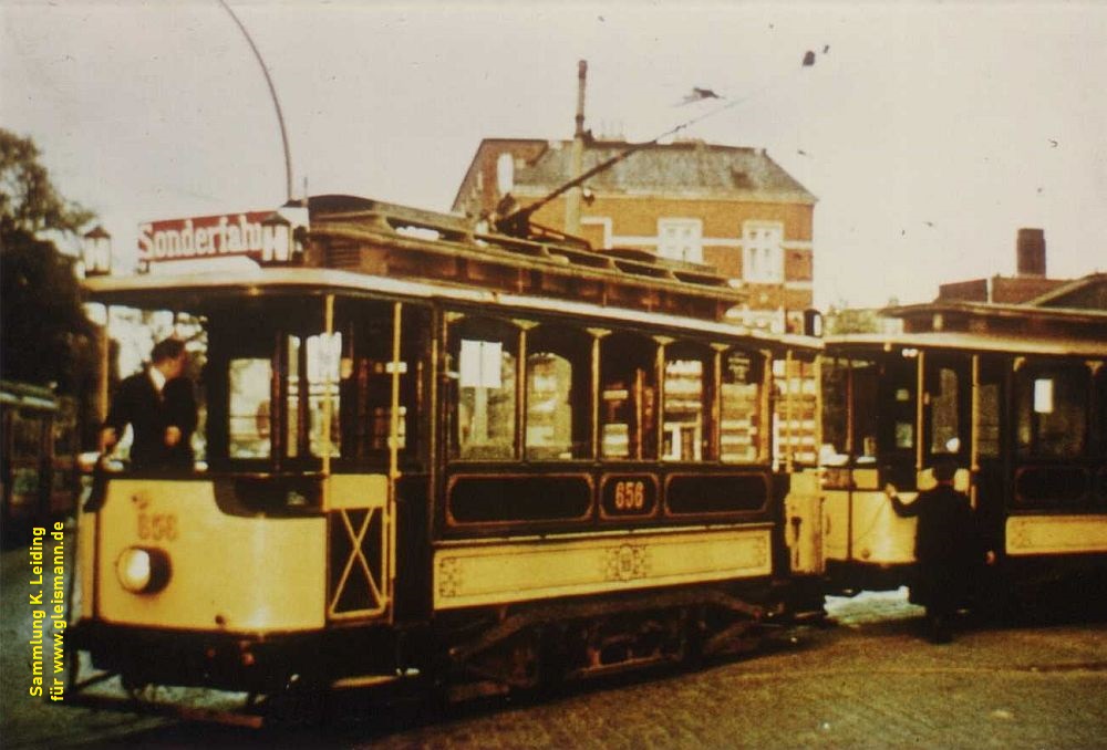 Der Museumszug des VVM mit den Fahrzeugen 656 und 310.