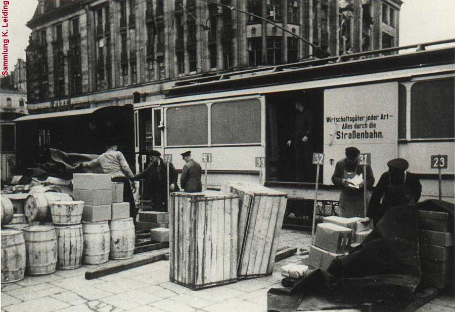 Güterumschlag mit der Straßenbahn.